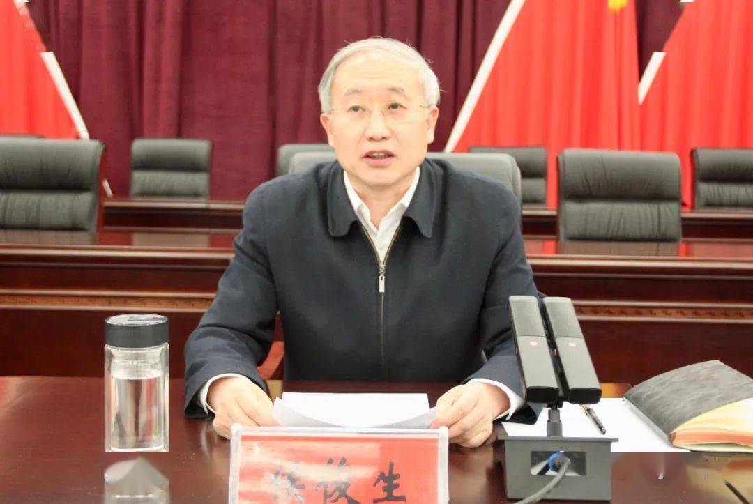 宁武县召开干部大会高建文同志任宁武县委书记