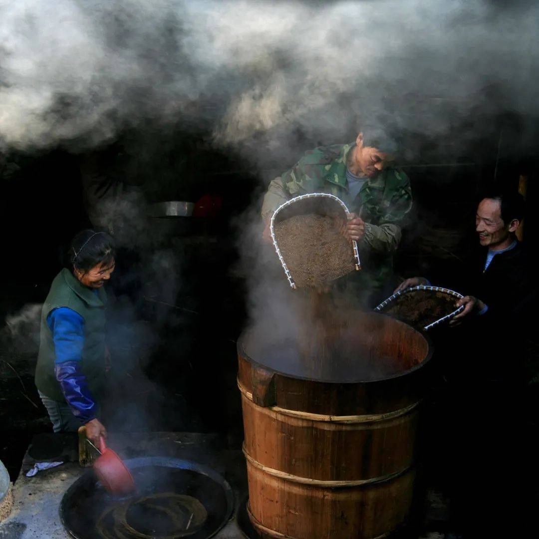 古法山茶油榨油过程_凤凰网视频_凤凰网