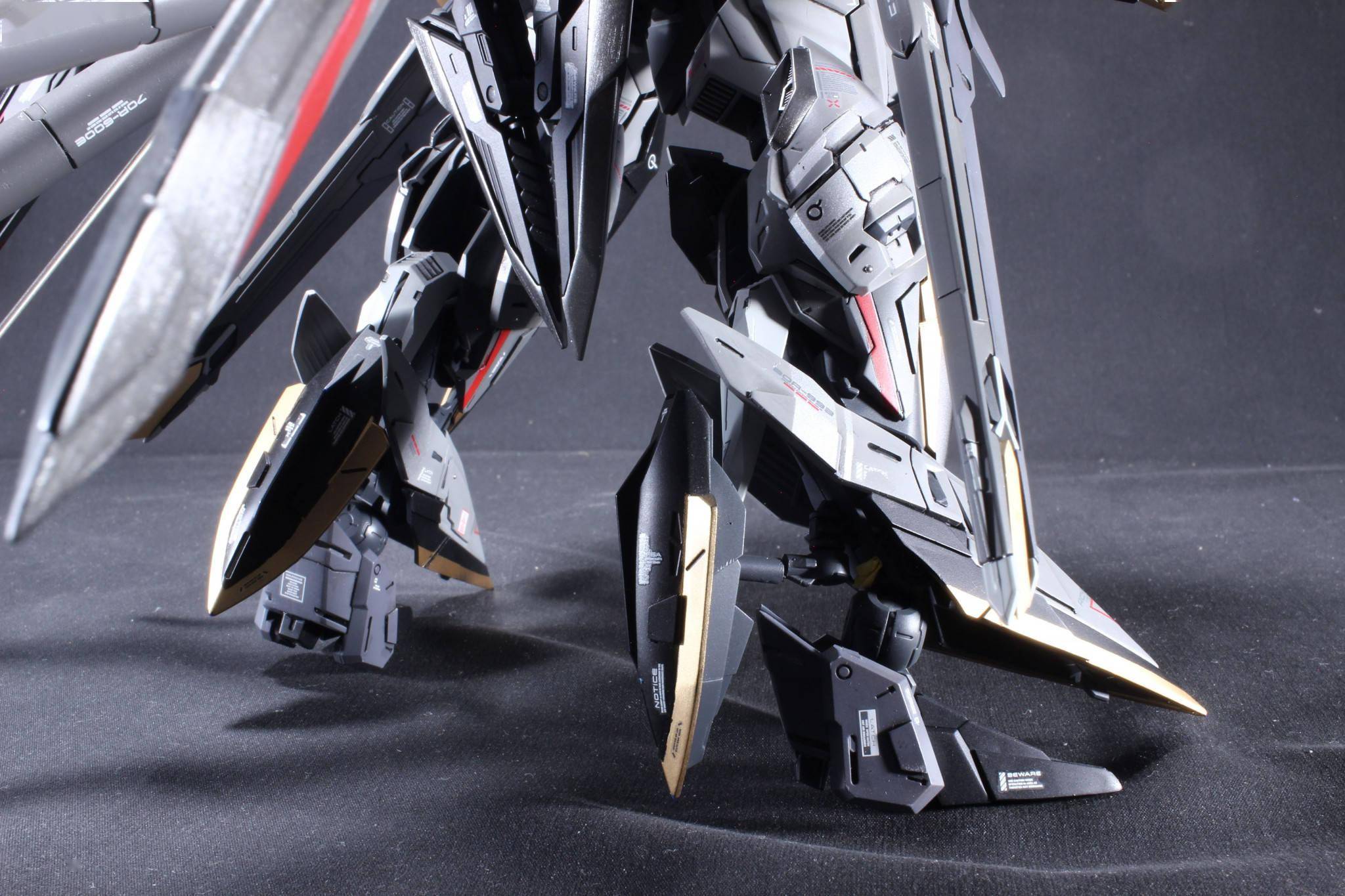 背包改造换色重涂天蚀高达模型