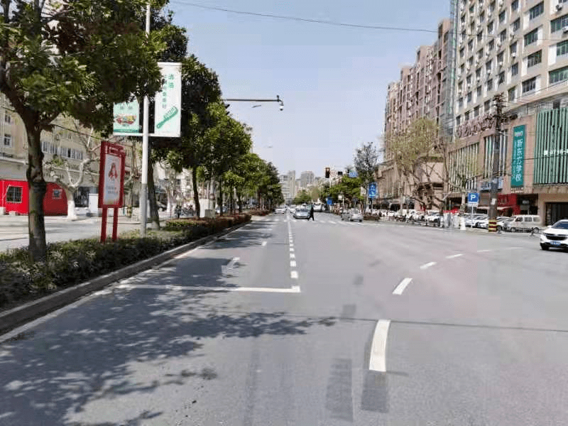 沙市区北京路豉湖路口新增一直行待驶区