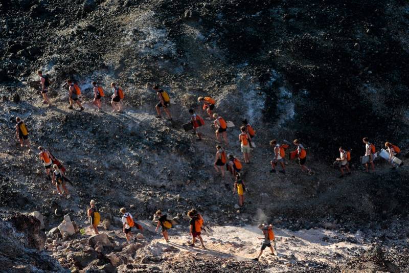 游客|组图：火山滑板，高速冲过温热的火山灰，世界上最酷的运动