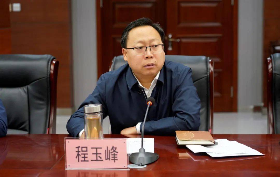 会上,邢台联通公司专家介绍了智慧城市规划方案,并播放了联通智慧城市