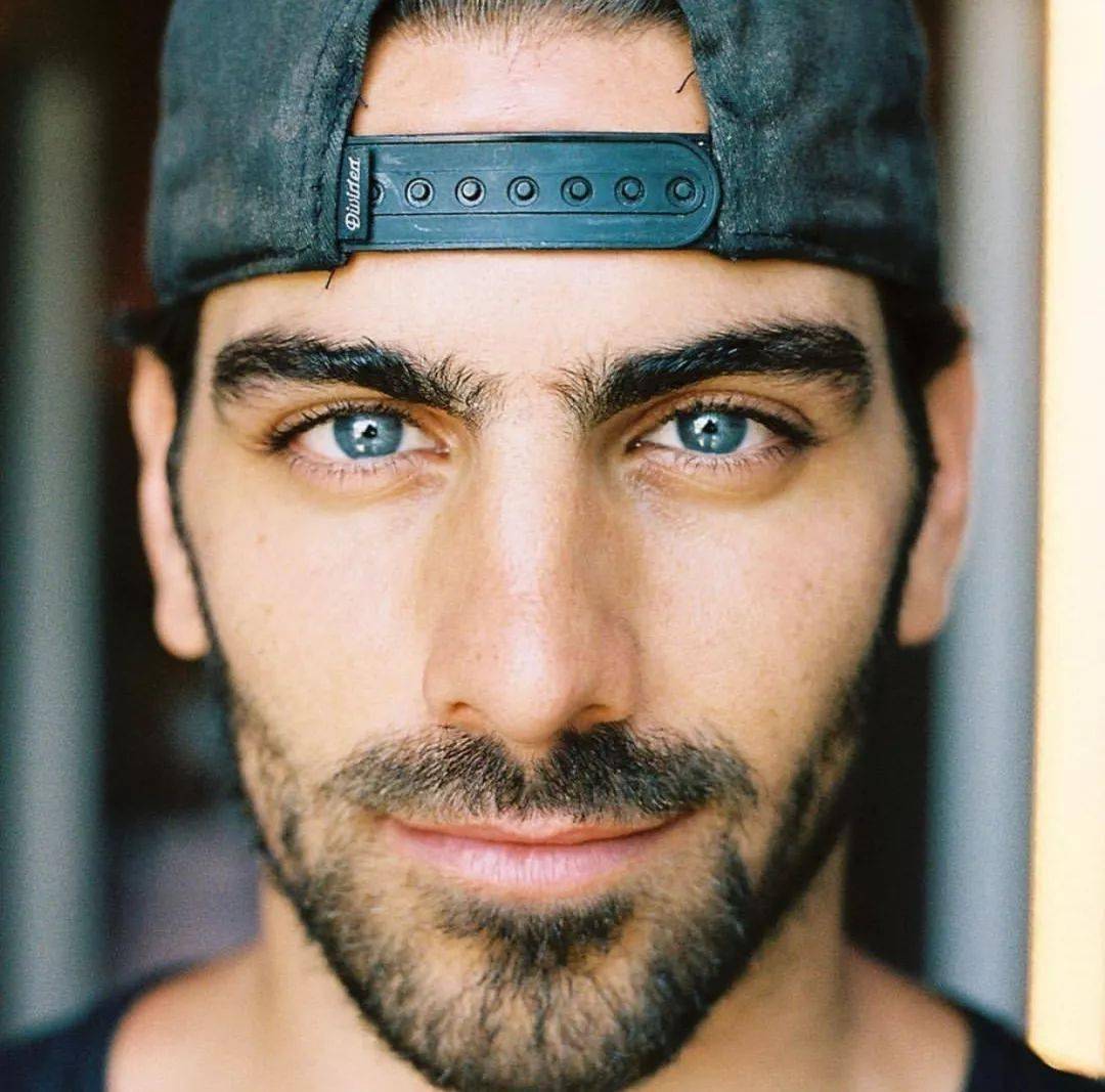 聋哑人聋哑人超模 Nyle DiMarco 遗憾未获得奥斯卡！