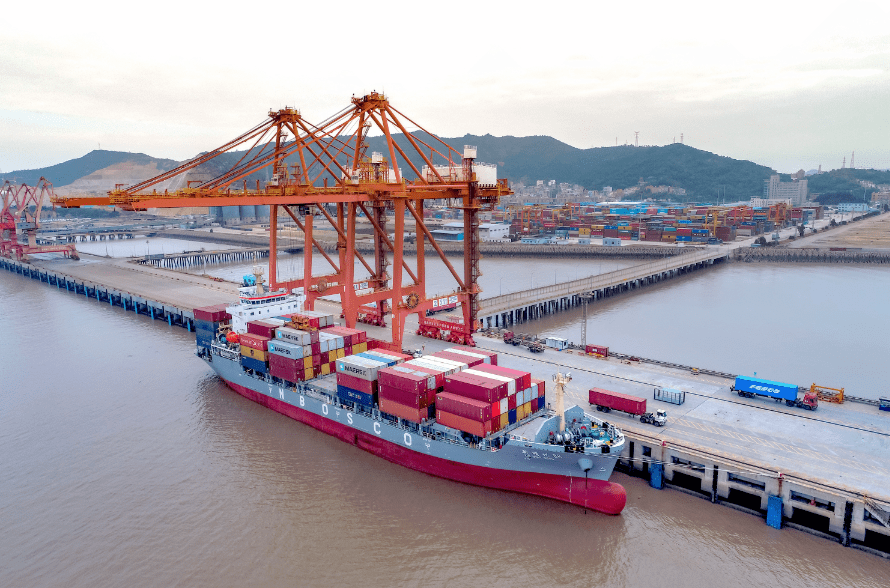 加速打造全国性综合交通枢纽温州港5座5至10万吨级码头集中开工