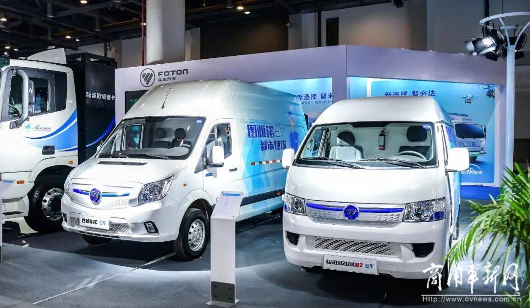 相較於風景g7ev,圖雅諾ev屬於歐系大van,在空間和