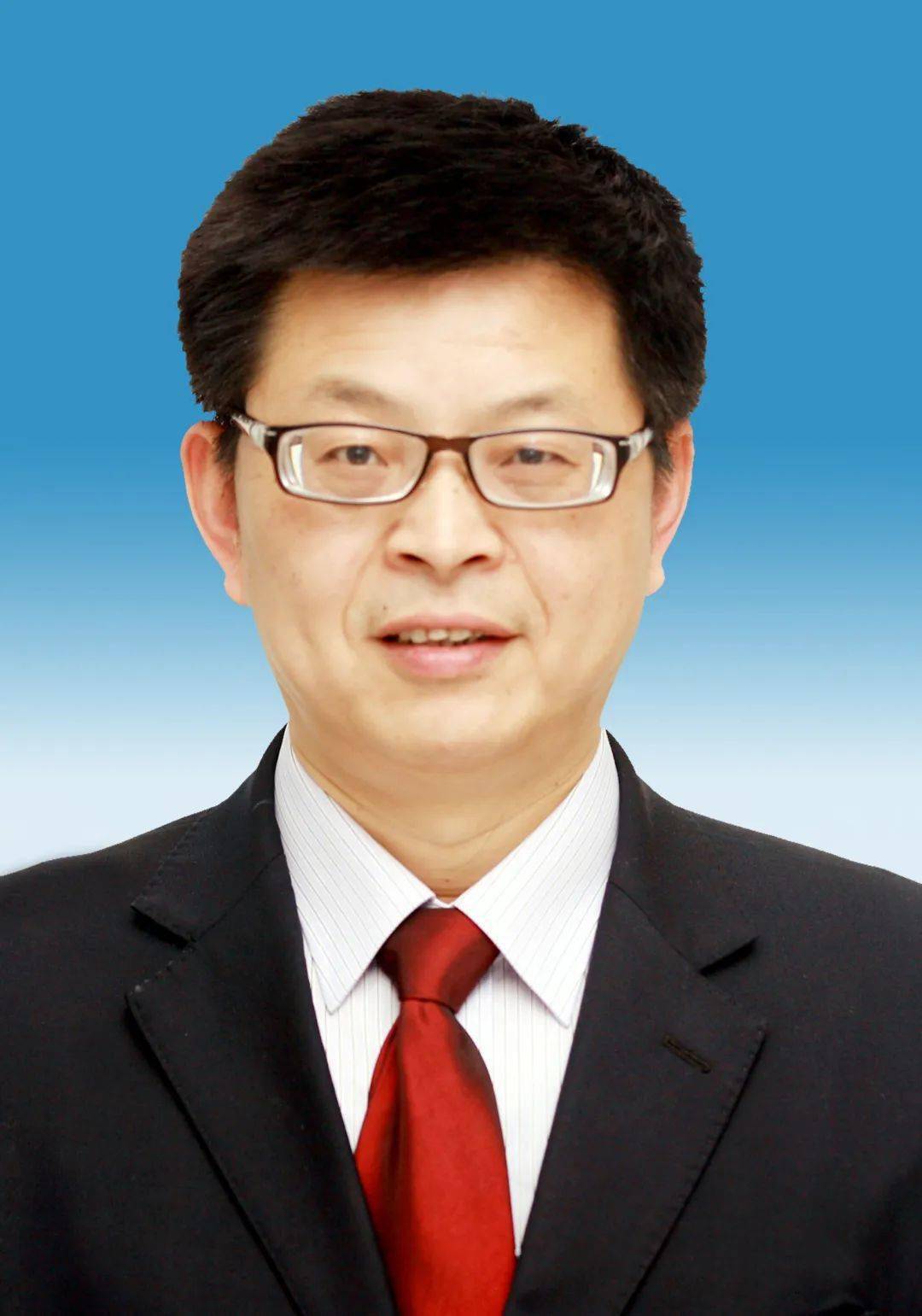 1965年8月生,大学,中共党员,现任安康市人大常委会党组成员,秘书长