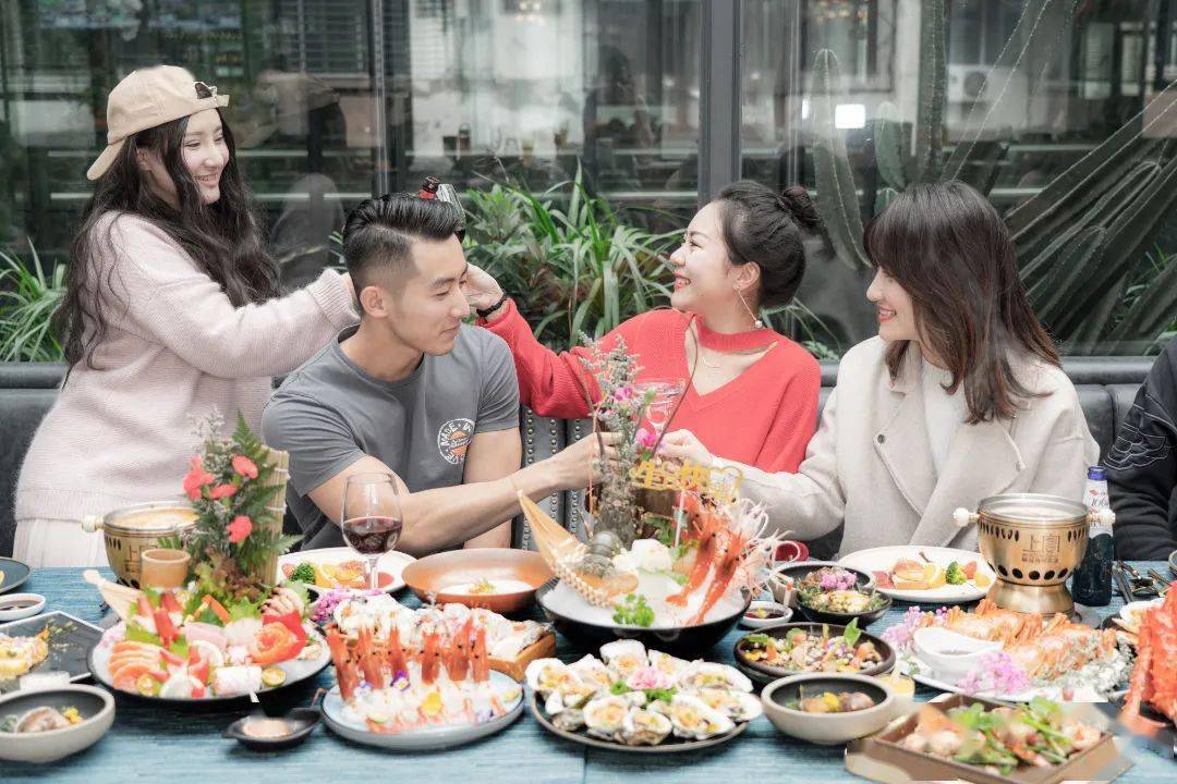 高端海鲜自助天花板上宴开业限时钜惠65折帝王蟹小青龙畅吃