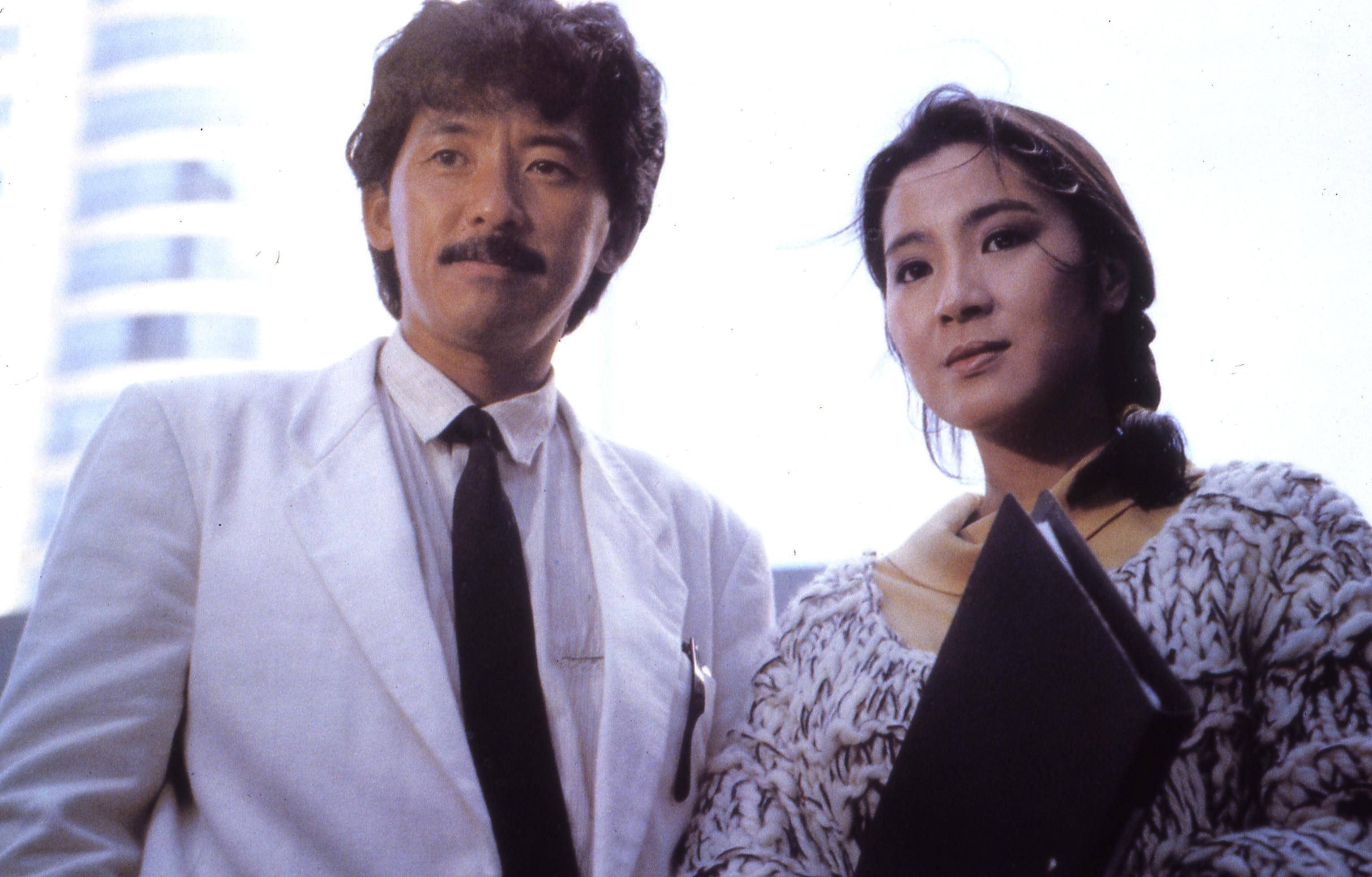 除去歌手身份之外,其实林子祥还有一个喜剧人的身份,不过也许是歌手