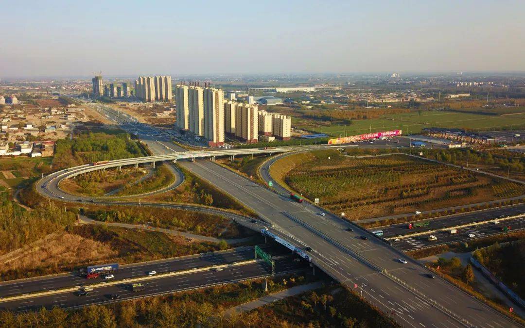 雄安新区5周年·双城记丨雄保织路由线到网,打造幸福交通圈