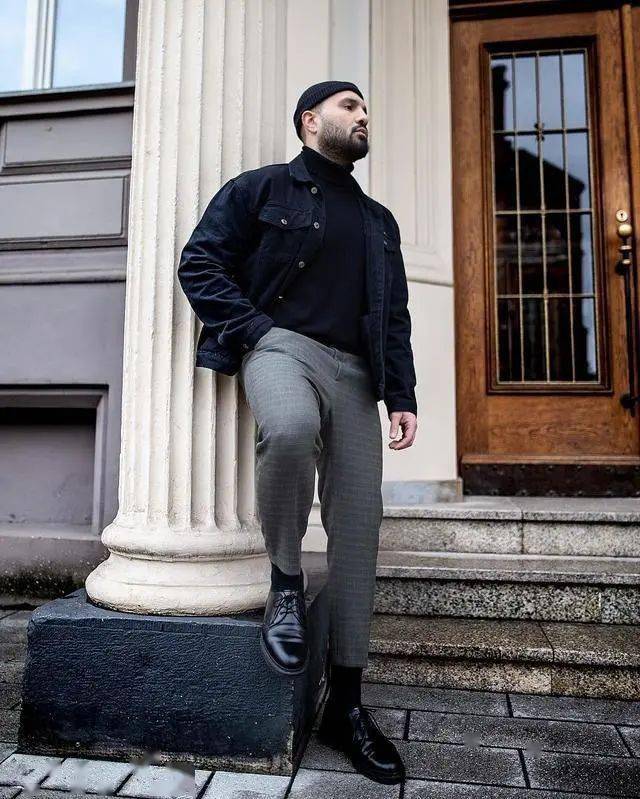 穿衣十分帅气的微胖型男帅哥这样的穿搭功力实在叫人佩服