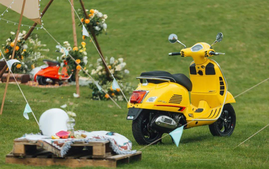 现车到店vespapicnic假日野餐版应景而来