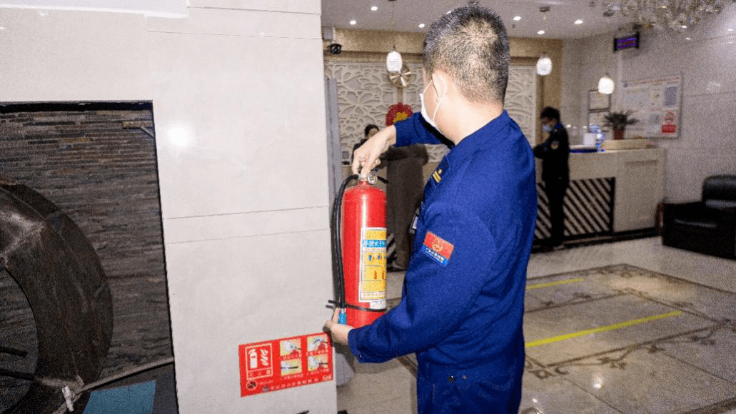 安全过节民众街道开展节前安全生产和消防安全检查