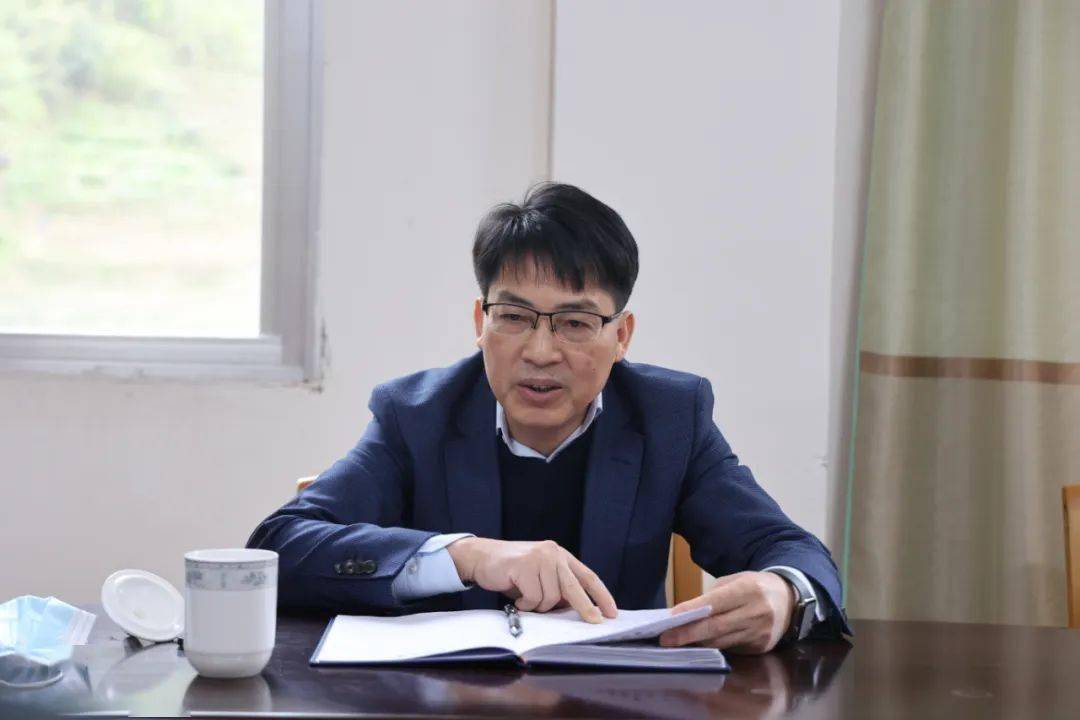 县长黄强深入泗水乡调研指导工作