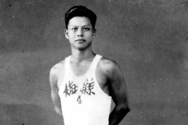 作为粤a88888车主,曾宪梓20年只换车不换牌.