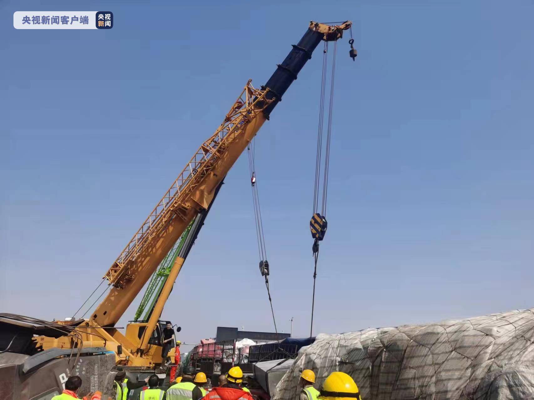 京沈高速锦州段恢复通车,6名被困人员获救_救援_辽宁_事故