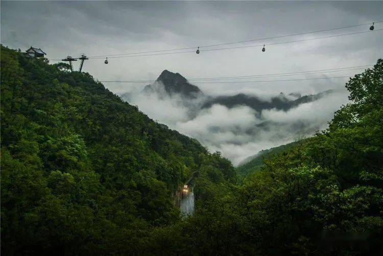 航拍泰山中天門