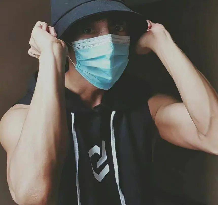 李准基是整了吗怎么突然帅成宋仲基了