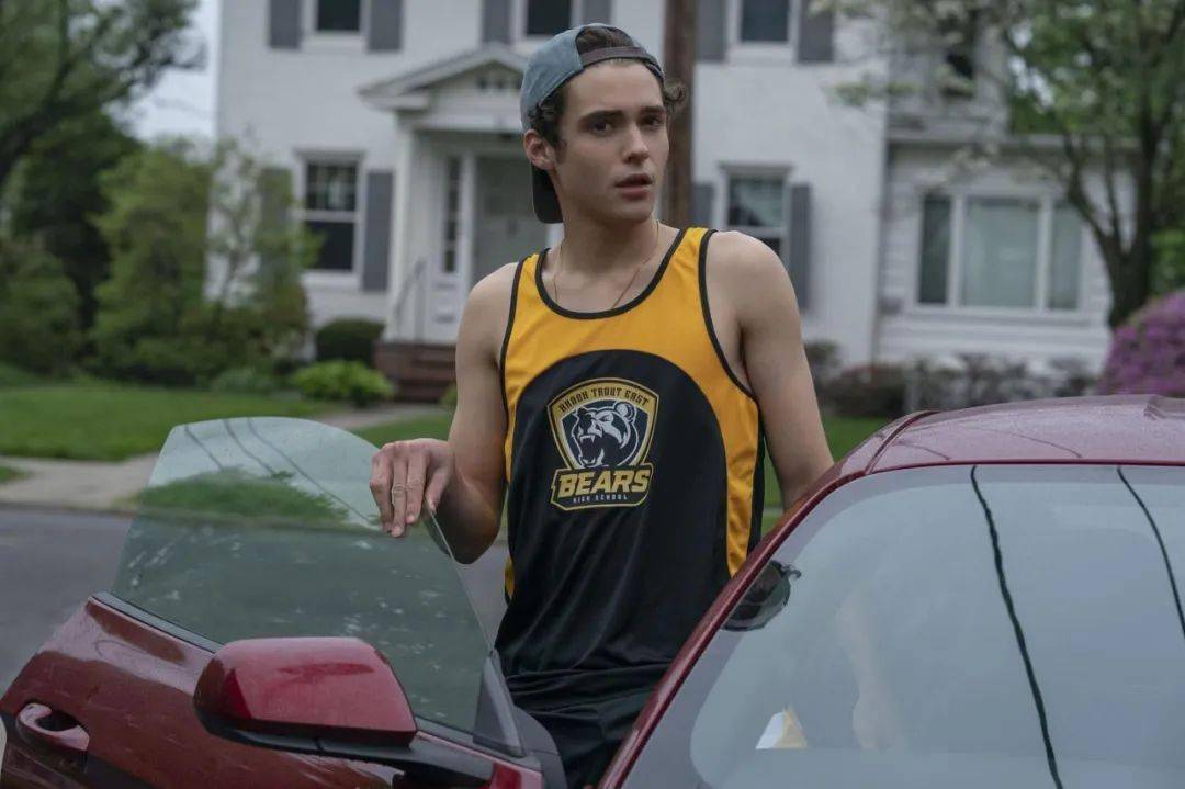 但粉丝感叹终于不是野鸡了,是电影咖.