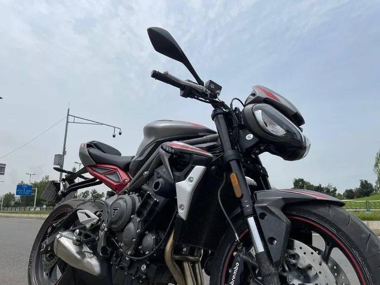 转让2021年上牌凯旋765r