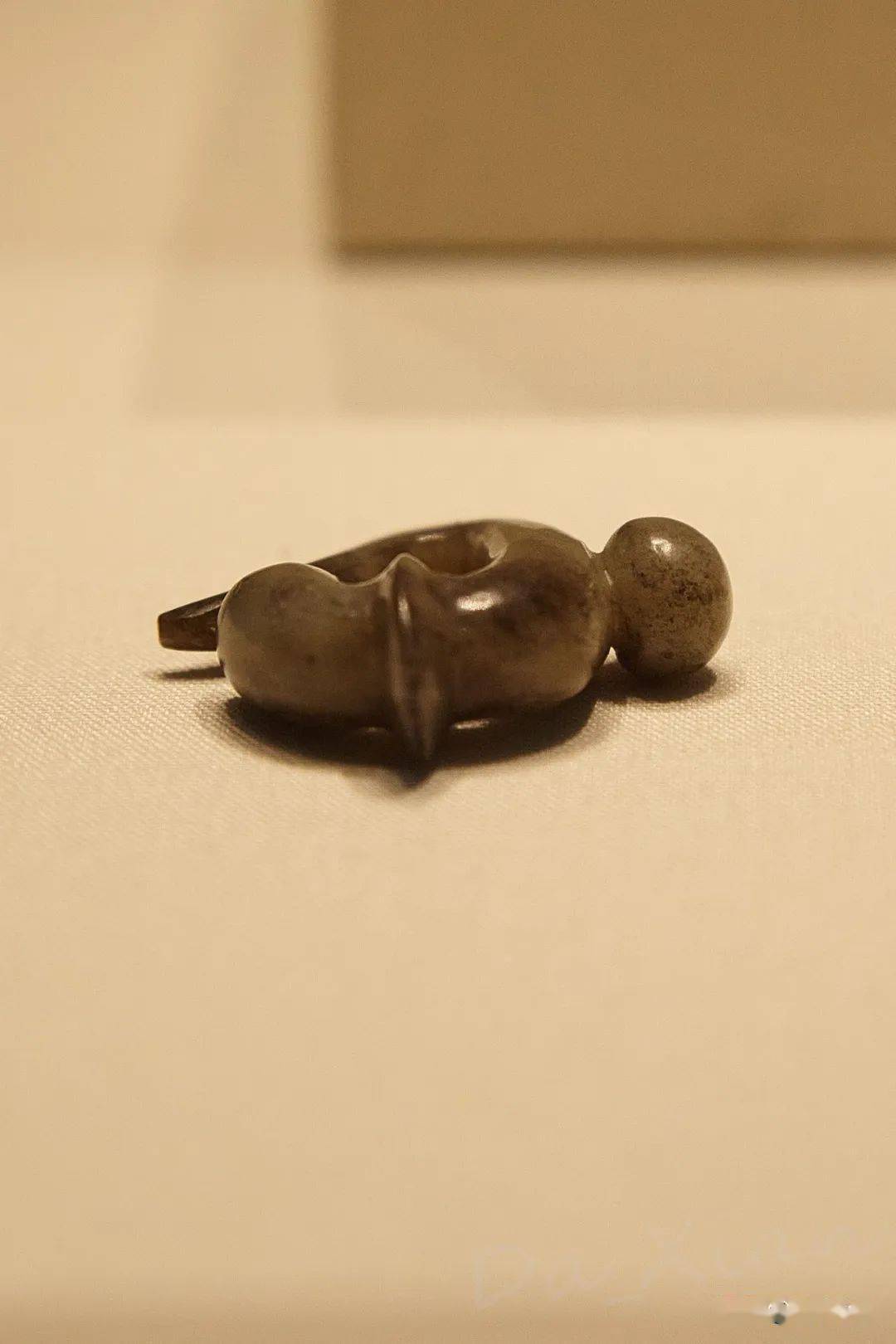 1957 年陕西西安李静训墓出土隋代钗唐代龙形簪首唐代花卉纹梳背这样