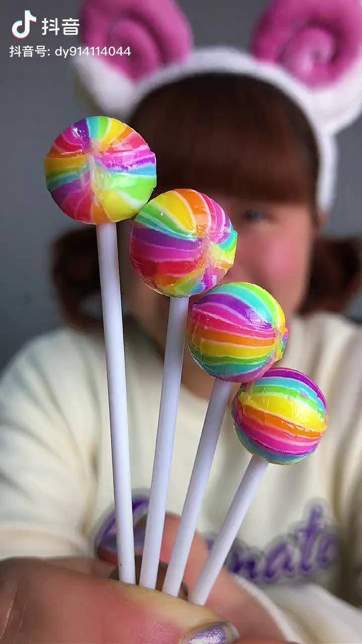 彩虹迷你小棒棒糖美食零食糖果零食推荐童年记忆小零食