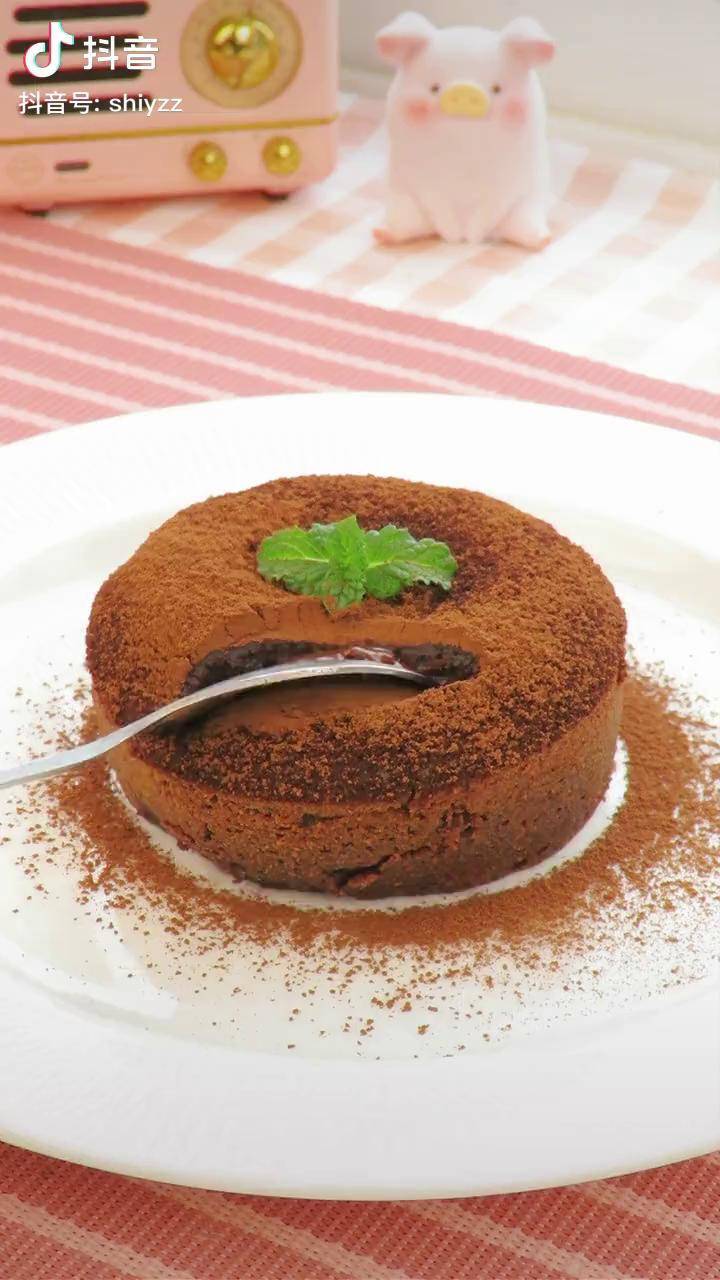不用打发零难度入门甜品巧克力熔岩蛋糕一口就爆浆甜品巧克力蛋糕