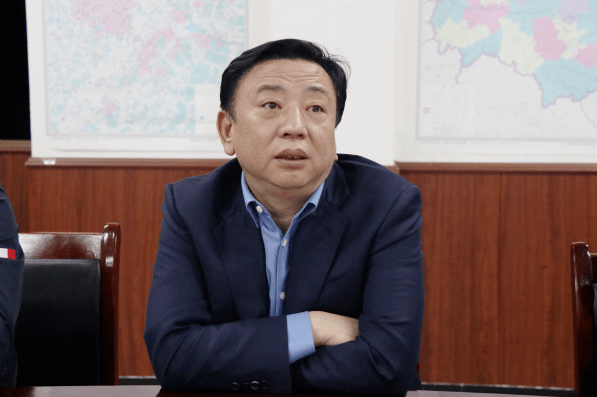 当天晚上,市委书记周玉凡主持召开了演练点评会.