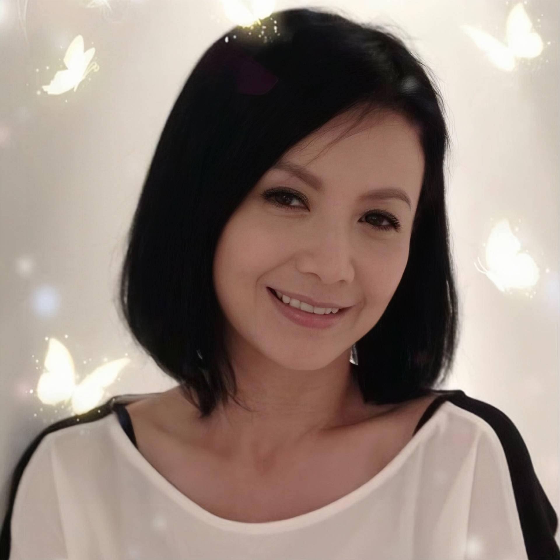 原创香港知名女星疑陷经济困难晒照主动求工作自觉还有几分姿色