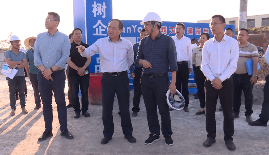 周灵:抓重点解难点 推动项目加快投产达效_兴宾区_建设_良江镇