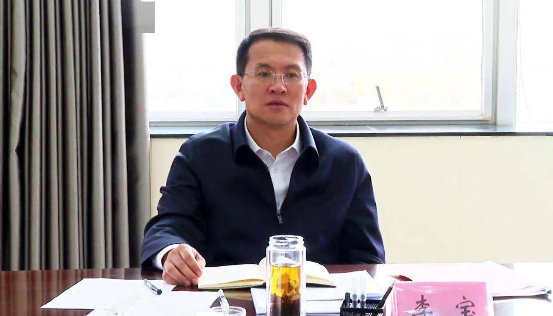 4月6日下午,区委副书记,区长李宝带队到区税务局