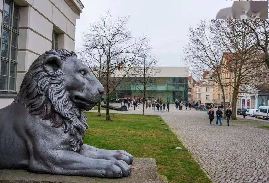 其实早在2020年春天,哈勒-维滕贝格大学的校长 christian tietje 就