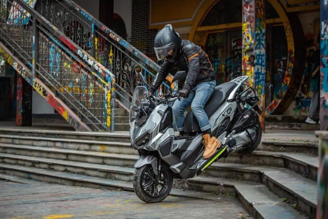 龙嘉xvd250si动态测评都市越野小精灵