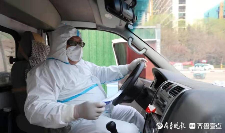 天平卫生服务中心救护车司机李斌为抗击疫情24小时待命
