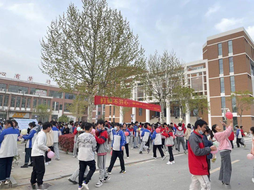 利辛七中校园防疫不松懈学生减压不emo
