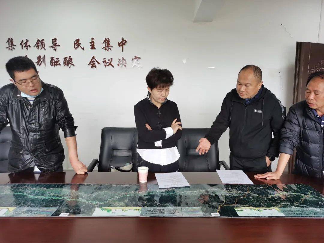 左右滑动查看更多调研情况温仕红一行先后深入腾越镇