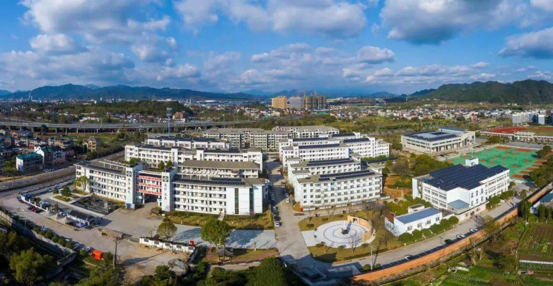 招生简章紫港中学2022年体艺特色生来源:常山县紫港中学(号外!号外!