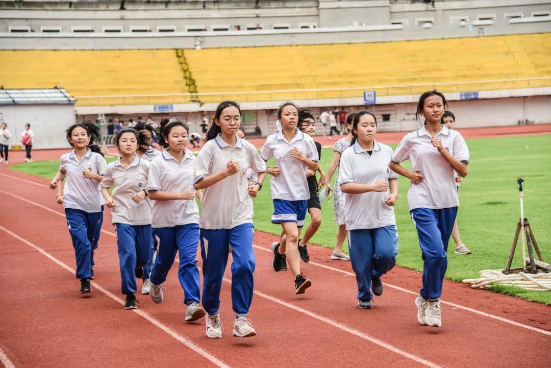 2022年湛江体育中考今日开考想弯道超车吗备战技巧送给你