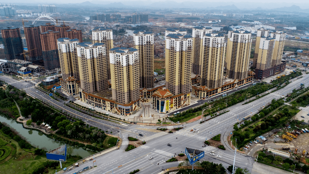 落实项目工作20法兴宾区在行动77兴宾区移民局千方百计加快推进移民