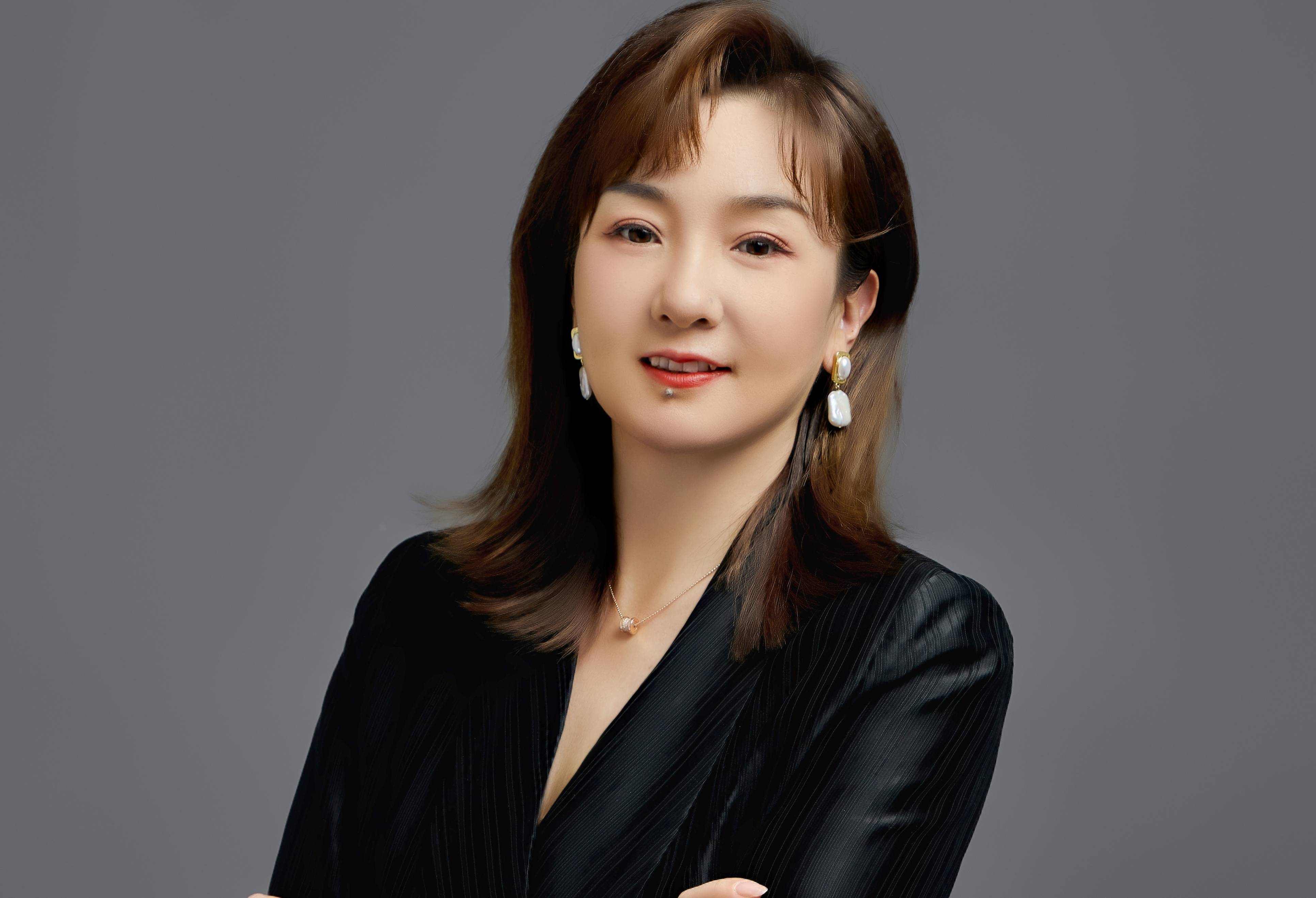 门窗建材圈最后的蓝海沃伦门窗ceo车晓娜工业风中的绿肥红瘦