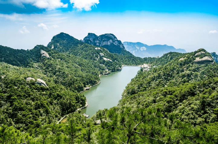 天柱山炼丹湖图片