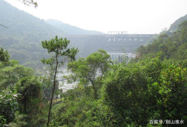 原創筆架山上看華南最大水庫新豐江水庫大壩抗8級地震