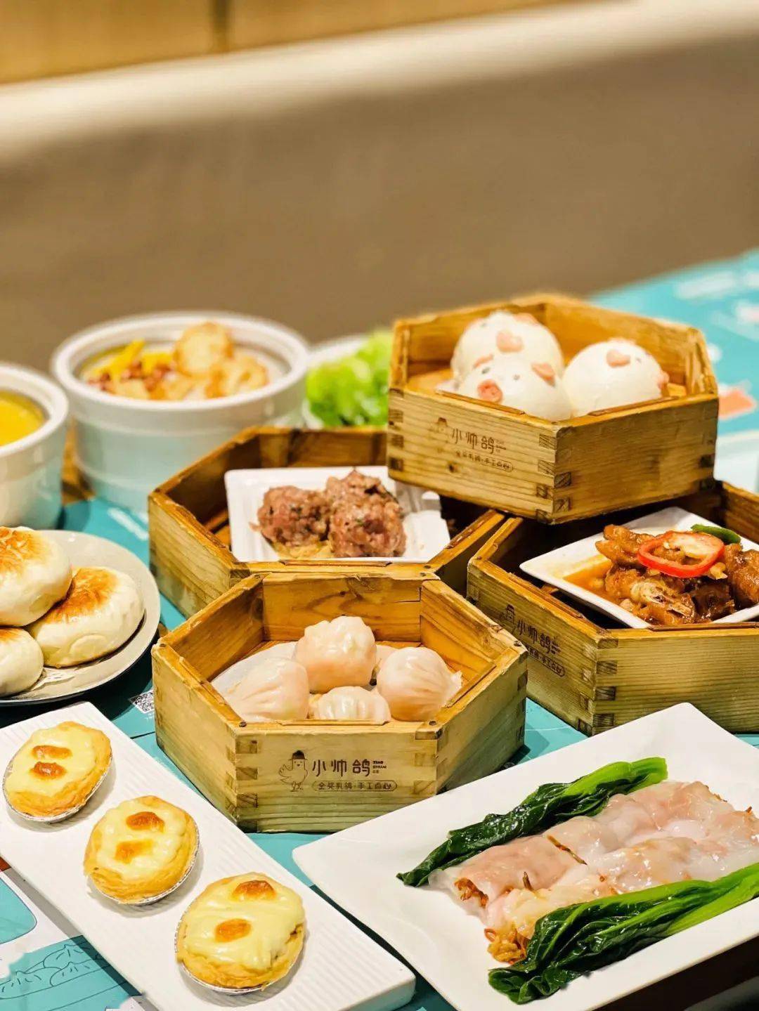 鸽手工点心128元享四人早茶188元享金奖乳鸽四人正餐地道的广式茶点