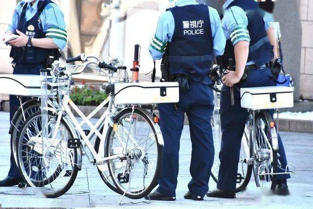 以前youtube上一段"日本警察自行车猛追兰博基尼"视频,一周内播放量