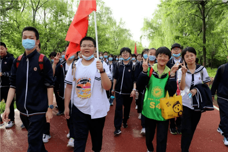 西安鐵一中濱河學校文化育人潤物無聲