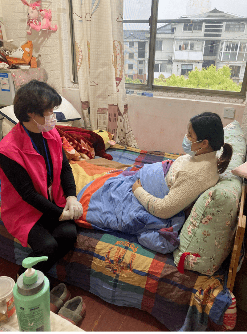 上海一孕妇半夜突然肚子痛还伴随大出血家人不在身边幸好