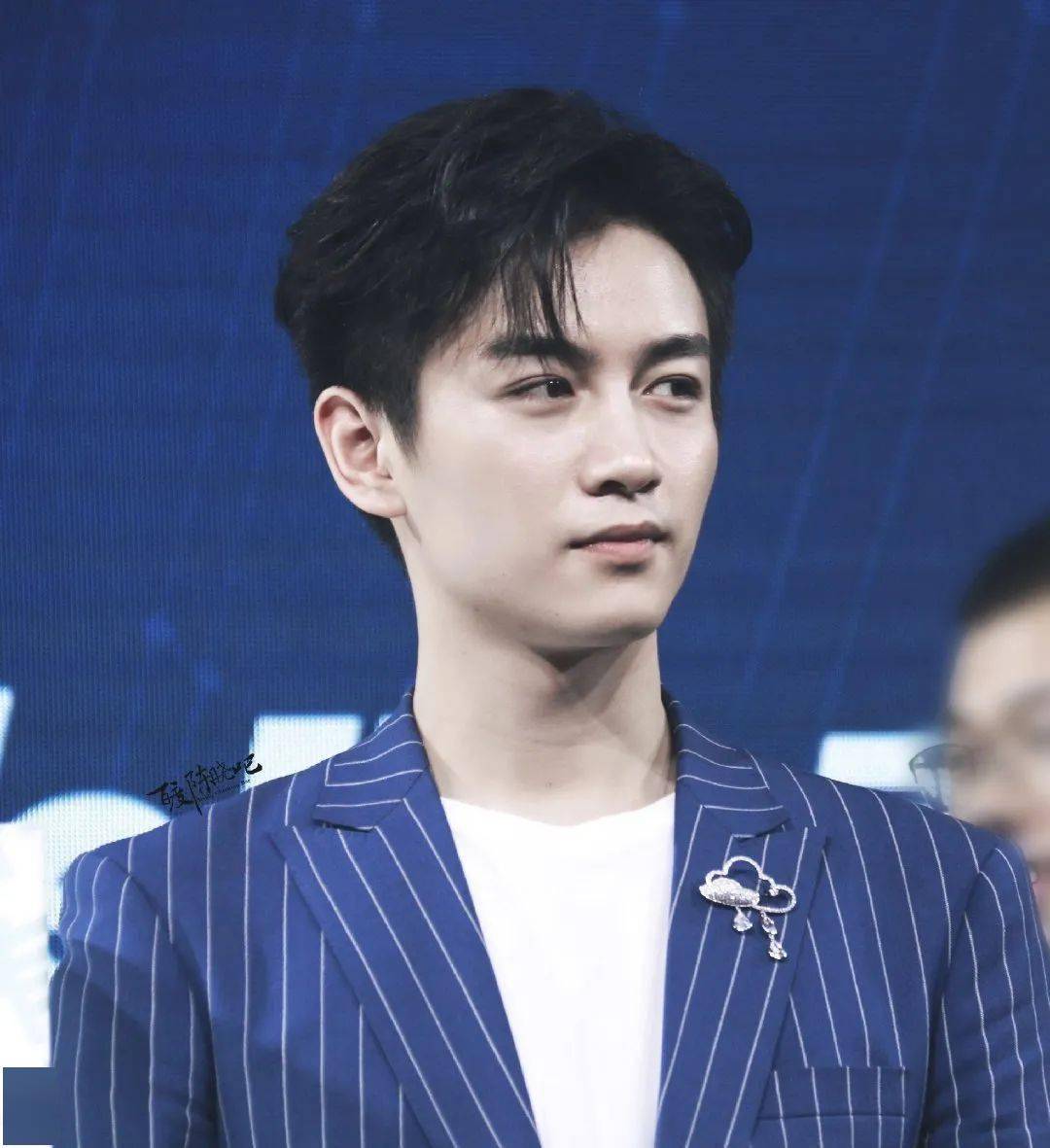 跟赵丽颖离婚后冯绍峰咋变成这样了