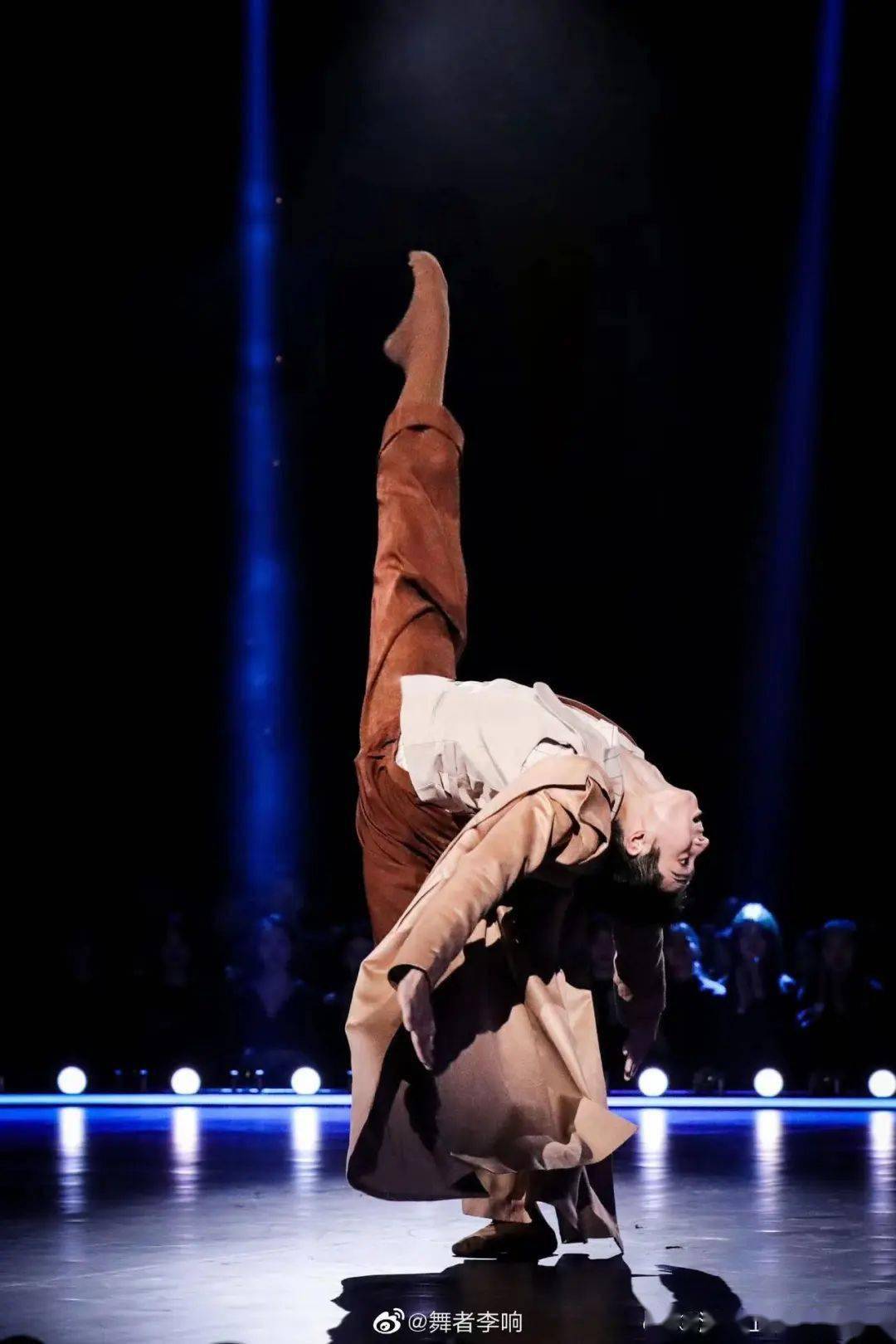 舞蹈风暴青年舞蹈家李响不断突破极限