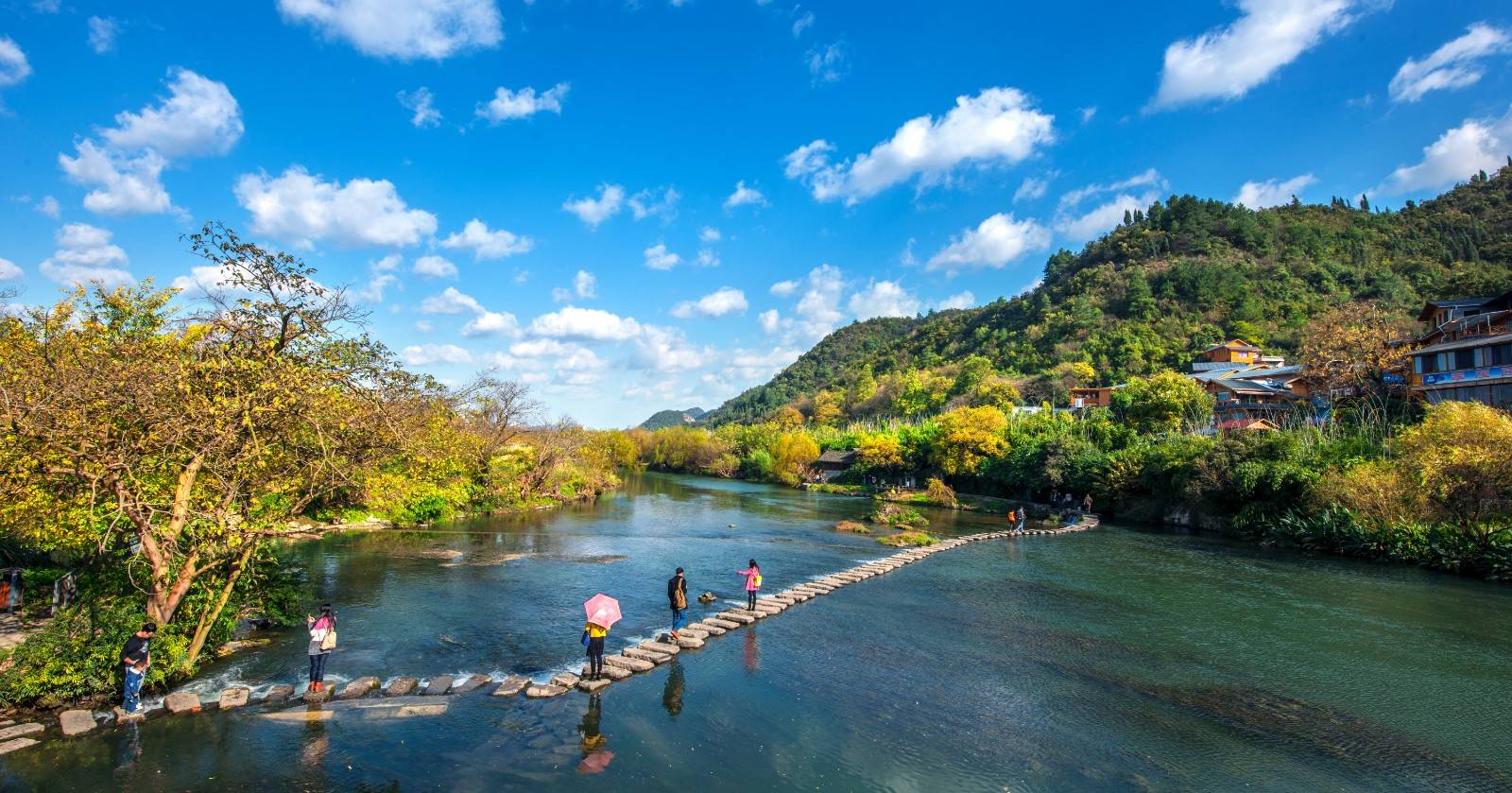 行政村的"溪南十锦"乡村旅游风景线,长征国家文化公园花溪段长征步道