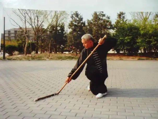 【武术】软兵器(一)_双节棍_梢子_三节棍