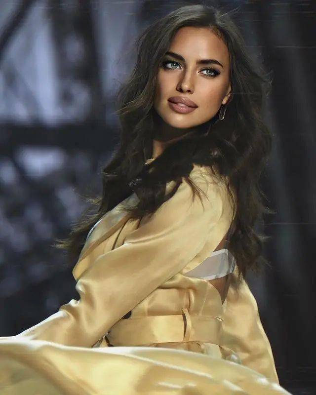 痛心c罗宣布儿子死讯曾代孕生三孩和现女友认识后浪子回头